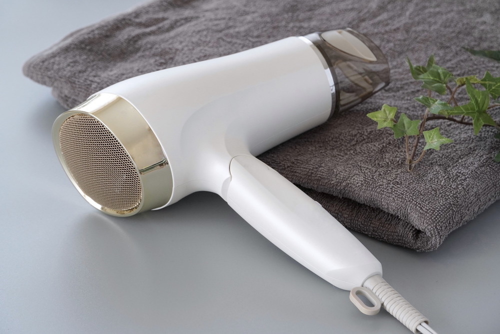ドライヤーとヘアケア用品